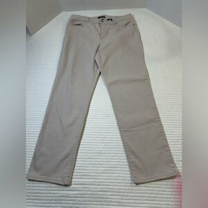 Bandolino Khaki Colored Jeans. Straight Leg. Size 14. Neutral Pants. Minimalist